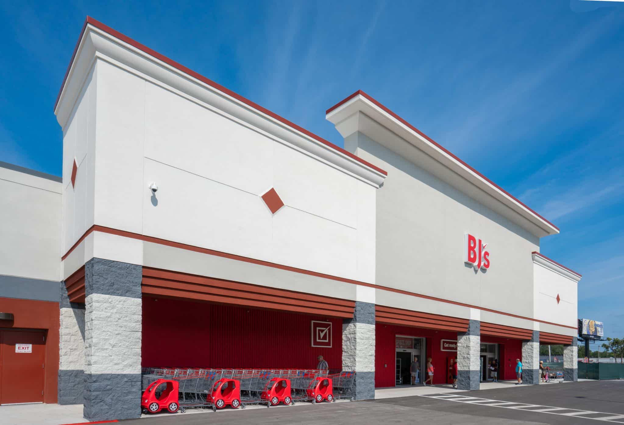 bjs raises wages for workers