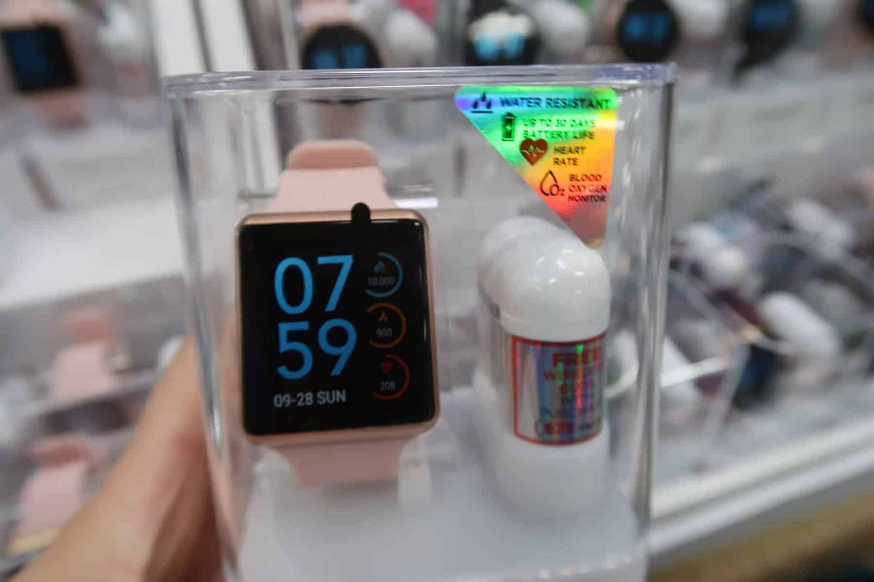 iTouch Smartwatches Earbuds Bundle