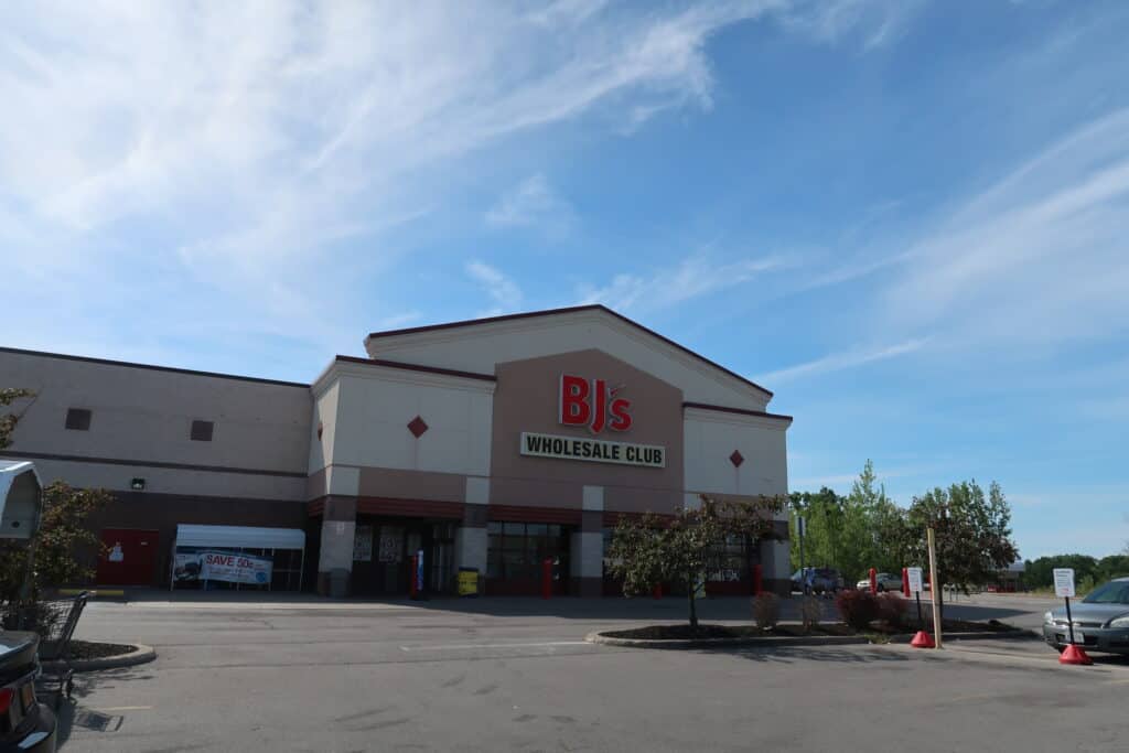 BJ's wholesale club building