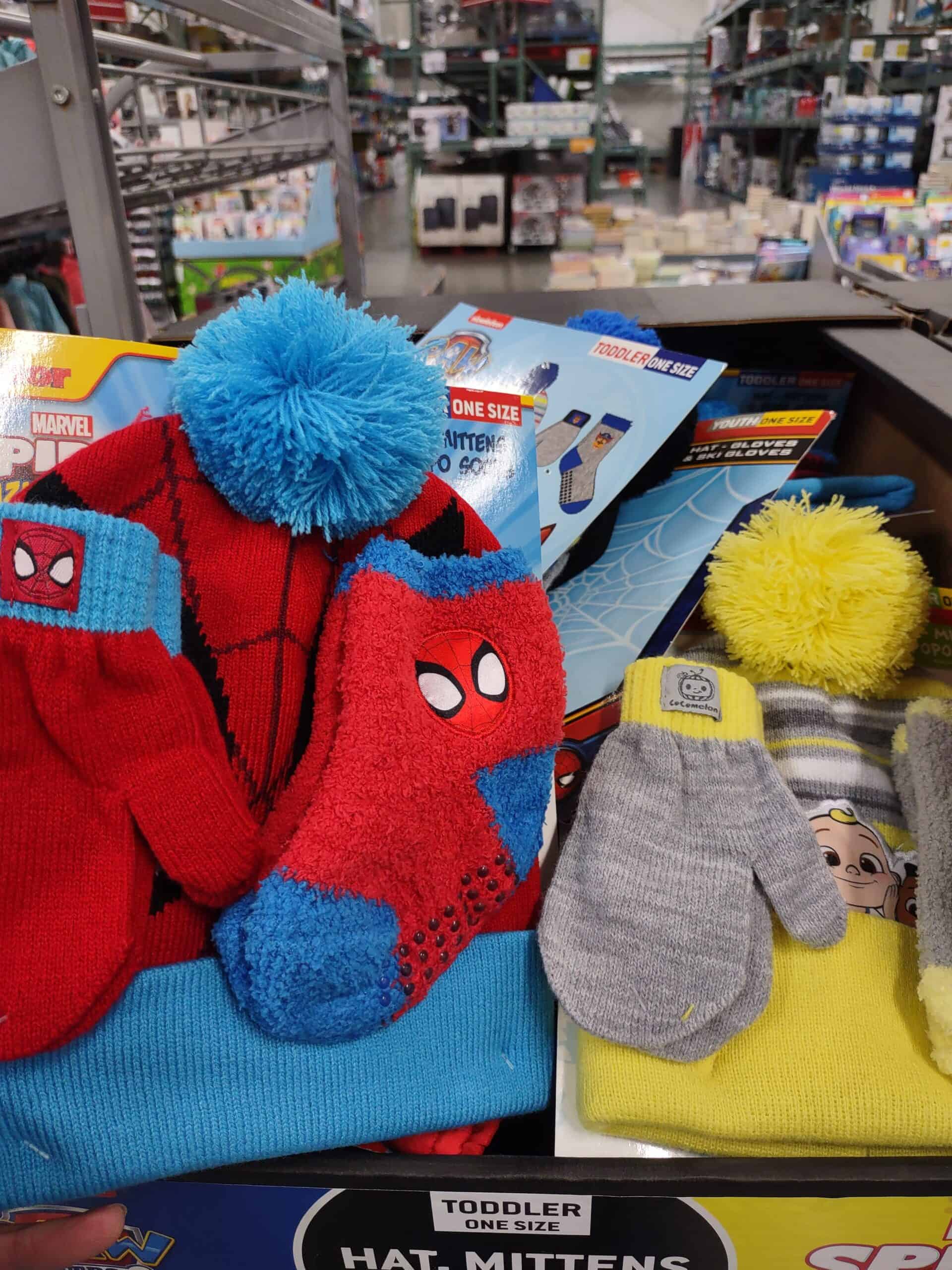 kids licensed hat and mittens set